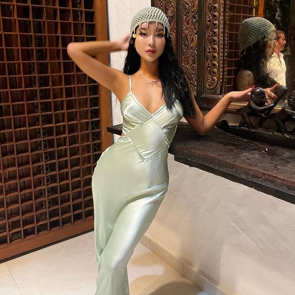 Zara Accessories - GORGEOUS ZARA NWT Jewel Pearl Cap